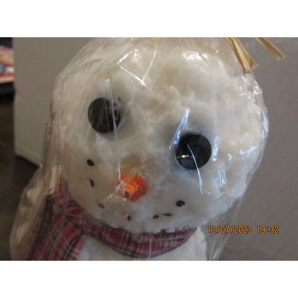 Snowman cake candle Ewe's view white carrot nose black eyes plaid scarf new - Picture 2 of 6